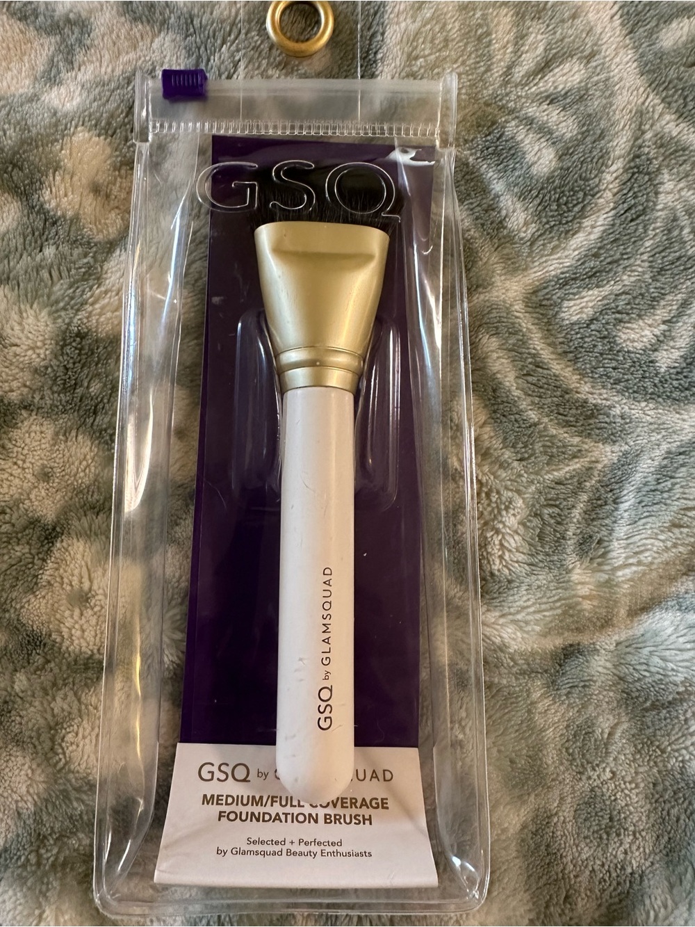 GSQ by Glamsquad Medium/Full Coverage Foundation Brush - White & Gold